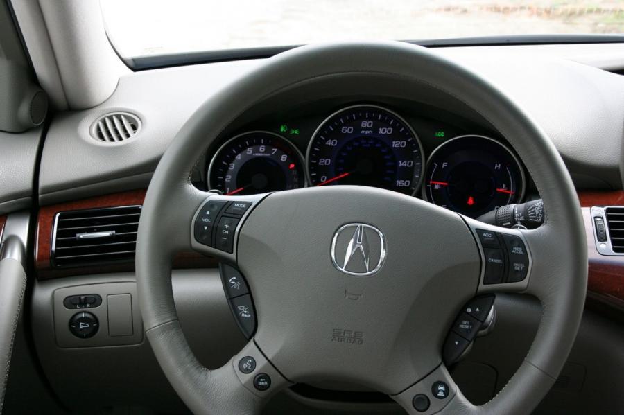 Панель приборов Acura RL 2008 года  (фото 72 из 85)